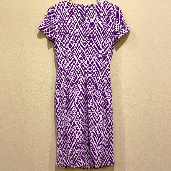 Purple white patterned dress with control top front waist, short sleeve Sz 6 - Picture 4 of 5